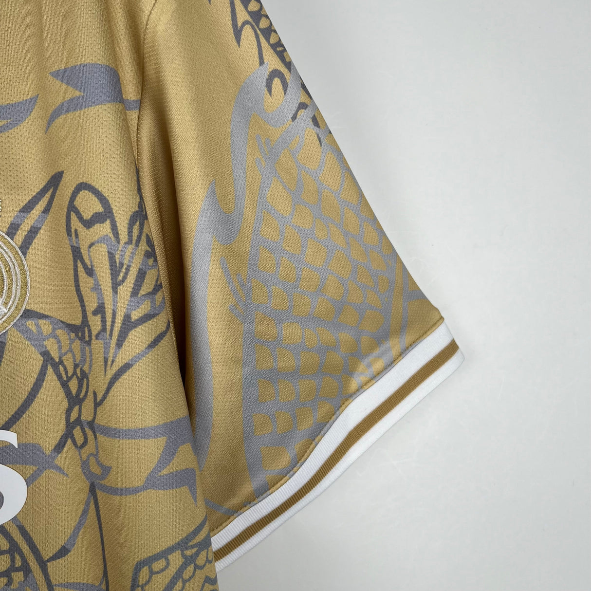 Real Madrid ''Gold Dragon'' Special Kit