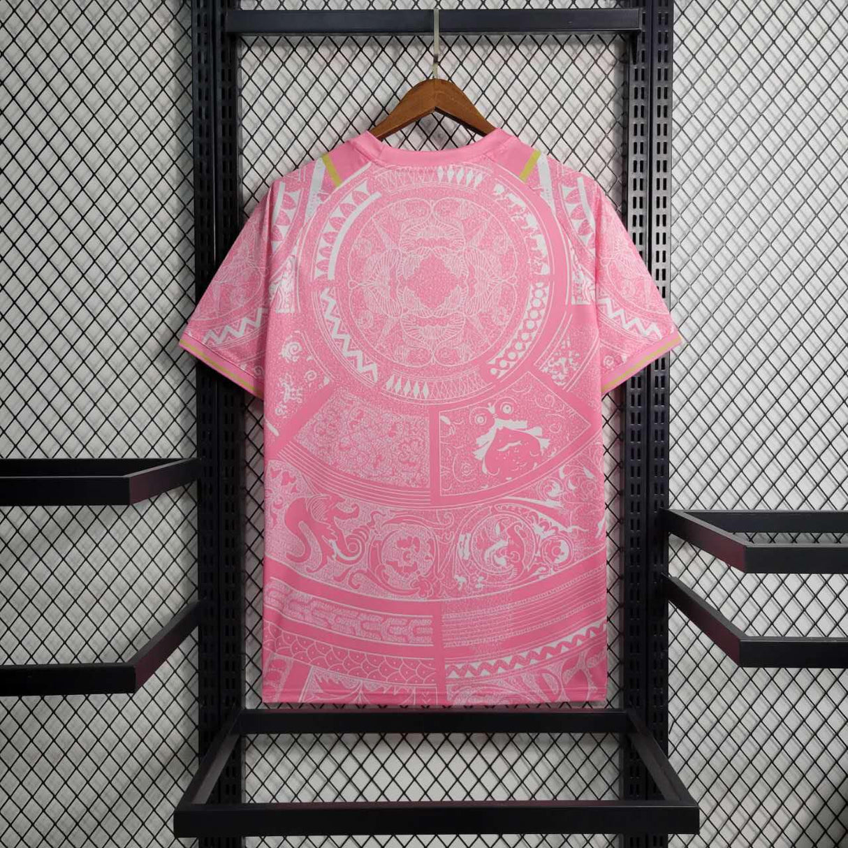 Italy ''Pink Totem'' Special Kit